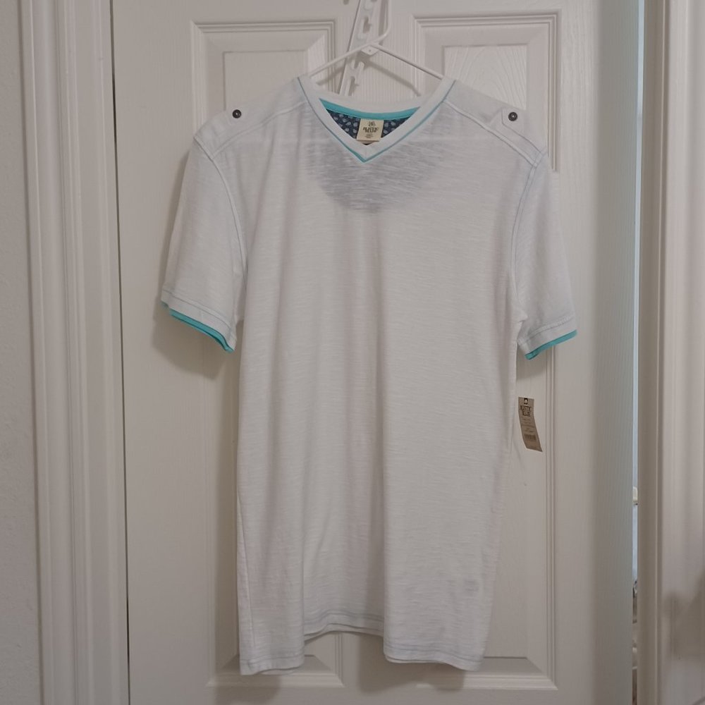 Men's  Lrg v-neck  tee- New